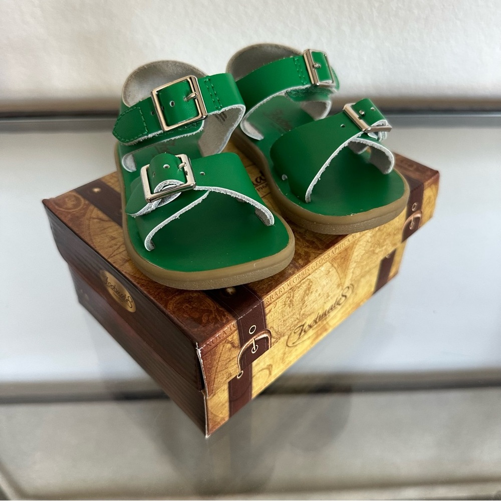 Green Footmates Tide Sandals size 5